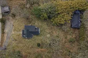 452 Montauk Hwy, East Quogue, NY 11942 - Photo 5