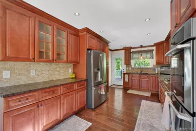 25 Susan Lane, Poughkeepsie, NY 12603 - Photo 13