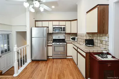 515 Elm Street, West Hempstead, NY 11552 - Photo 13