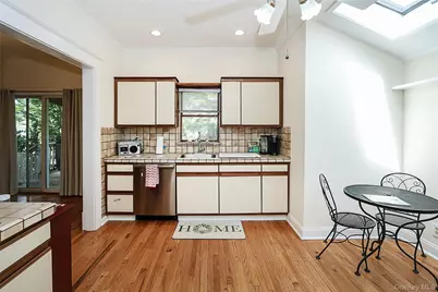 515 Elm Street, West Hempstead, NY 11552 - Photo 11