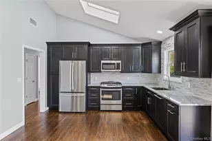 405 Puritan Dr, Yaphank, NY 11967 - Photo 31