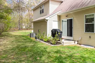 29 Daremy Cir, Medford, NY 11763 - Photo 15