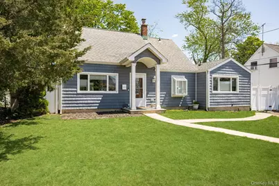17 Vista Lane, Levittown, NY 11756 - Photo 3