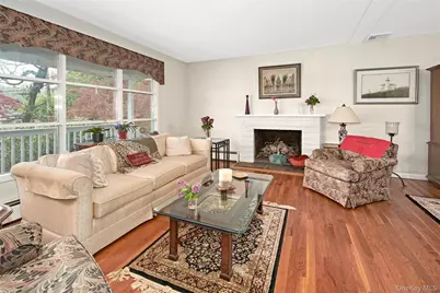 100 Lakeview Avenue, Valhalla, NY 10595 - Photo 5