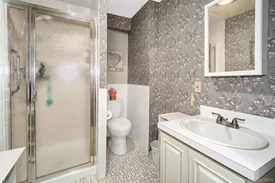 100 Lakeview Avenue, Valhalla, NY 10595 - Photo 19