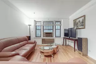 109-14 Ascan Ave, Forest Hills, NY 11375 - Photo 3