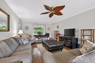 1 Tufts Pl, Greenlawn, NY 11740 - Photo 5