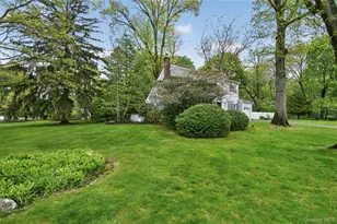 1 Tufts Pl, Greenlawn, NY 11740 - Photo 25