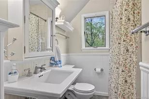 1 Tufts Pl, Greenlawn, NY 11740 - Photo 15