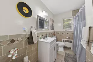 147 New York Ave, West Hempstead, NY 11552 - Photo 19