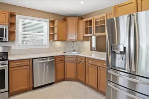 20 Camp Dr, Selden, NY 11784 - Photo 9