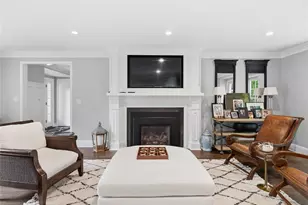 140 Remington Rd, Manhasset, NY 11030 - Photo 3