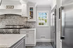 140 Remington Rd, Manhasset, NY 11030 - Photo 11