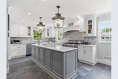 140 Remington Road, Manhasset, NY 11030 - Photo 9