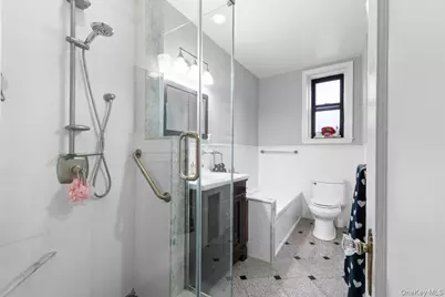 21 Barstow Road #2i, Great Neck, NY 11021 - Photo 19