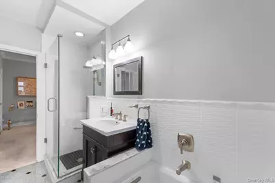 21 Barstow Road #2i, Great Neck, NY 11021 - Photo 21
