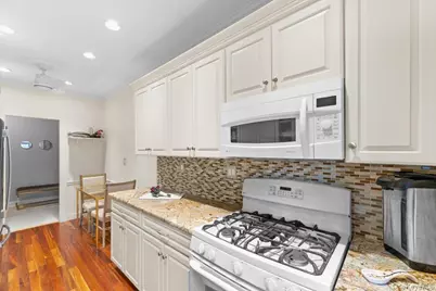 21 Barstow Road #2i, Great Neck, NY 11021 - Photo 17