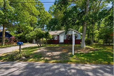 17 Yale Drive, Hampton Bays, NY 11946 - Photo 15