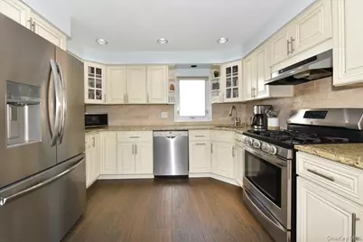 2115 Jefferson Street, Merrick, NY 11566 - Photo 13