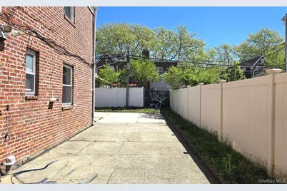 7345 197th Street, Fresh Meadows, NY 11366 - Photo 19