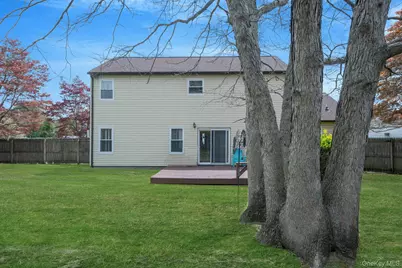 75 2nd Place, Central Islip, NY 11722 - Photo 3