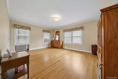 169 Devoe Avenue, Yonkers, NY 10705 - Photo 15
