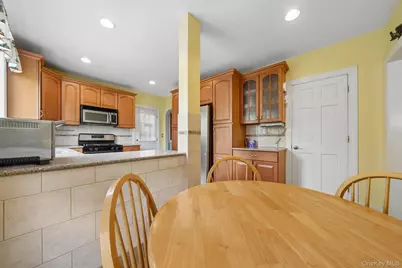 169 Devoe Avenue, Yonkers, NY 10705 - Photo 13