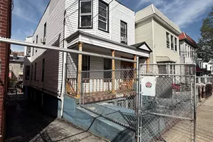 1129 Beach Ave, Bronx, NY 10472 - Photo 1