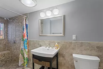 539 Nassau Avenue, Freeport, NY 11520 - Photo 19