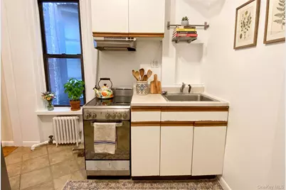 25 Leroy Street #15, New York, NY 10014 - Photo 3