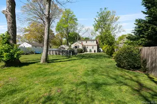 1321 Thompson Dr, Bay Shore, NY 11706 - Photo 19