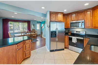 1321 Thompson Drive, Bay Shore, NY 11706 - Photo 5
