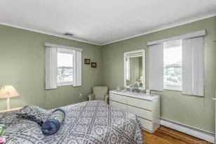 313 Illinois Ave, Massapequa Park, NY 11762 - Photo 7