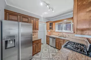 51-78 72nd Pl, Maspeth, NY 11377 - Photo 11