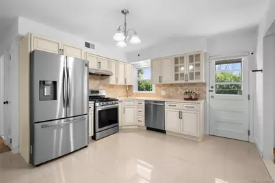 71 Bacon Place, Yonkers, NY 10710 - Photo 7