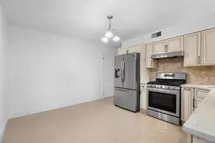 71 Bacon Pl, Yonkers, NY 10710 - Photo 9