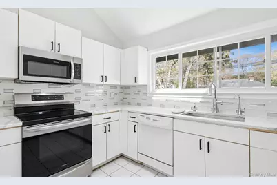 57 Bellows Terrace, Hampton Bays, NY 11946 - Photo 9