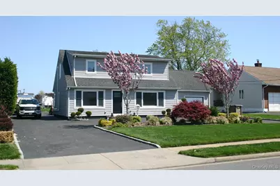 121 Ocean Avenue, Massapequa, NY 11758 - Photo 3