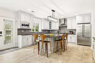 10 Nautilus Pl, New Rochelle, NY 10805 - Photo 5