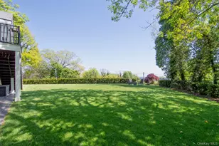 8 Shore View Cir, Pelham, NY 10803 - Photo 3