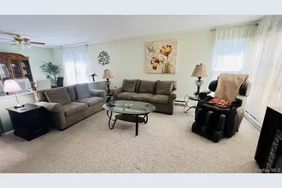 541 Stratford Lane, Ridge, NY 11961 - Photo 7