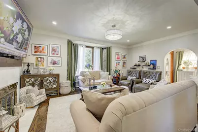 63 Buckingham Place, Lynbrook, NY 11563 - Photo 7