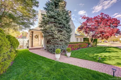 63 Buckingham Place, Lynbrook, NY 11563 - Photo 3
