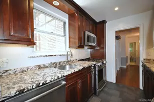 11 Sentry Pl, Scarsdale, NY 10583 - Photo 3