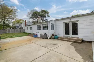 10 Calico Tree Ln, Coram, NY 11727 - Photo 15