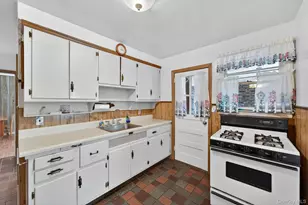 149 W Washington Ave, Pearl River, NY 10965 - Photo 9
