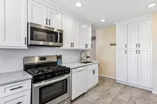 39 Harrison Ave, Centereach, NY 11720 - Photo 11