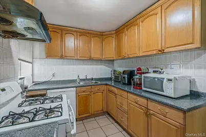 144-55 Melbourne Ave #2E, Flushing, NY 11367 - Photo 13