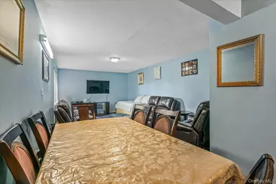 144-55 Melbourne Ave #2E, Flushing, NY 11367 - Photo 3