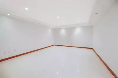 14 Belvedere Court, North Hills, NY 11030 - Photo 37